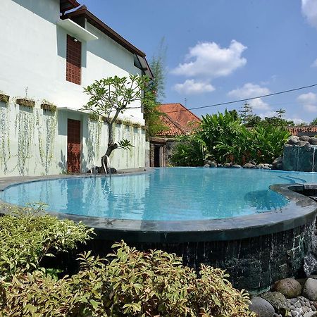 Zen Rooms Pakualaman Yogyakarta Bagian luar foto